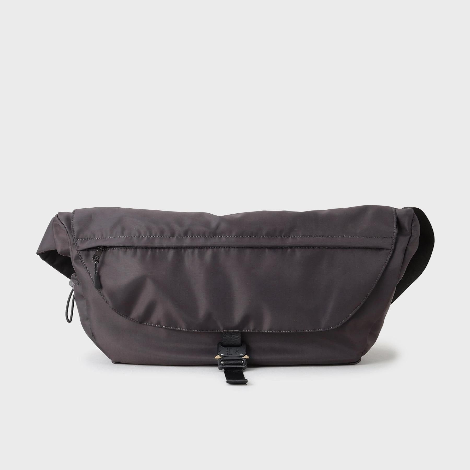 ザ ショップ ティーケー(メンズ) THE SHOP TK(Men) メタルバックルメッセンジャーバッグ (ブラック(019)) ブラック(019)