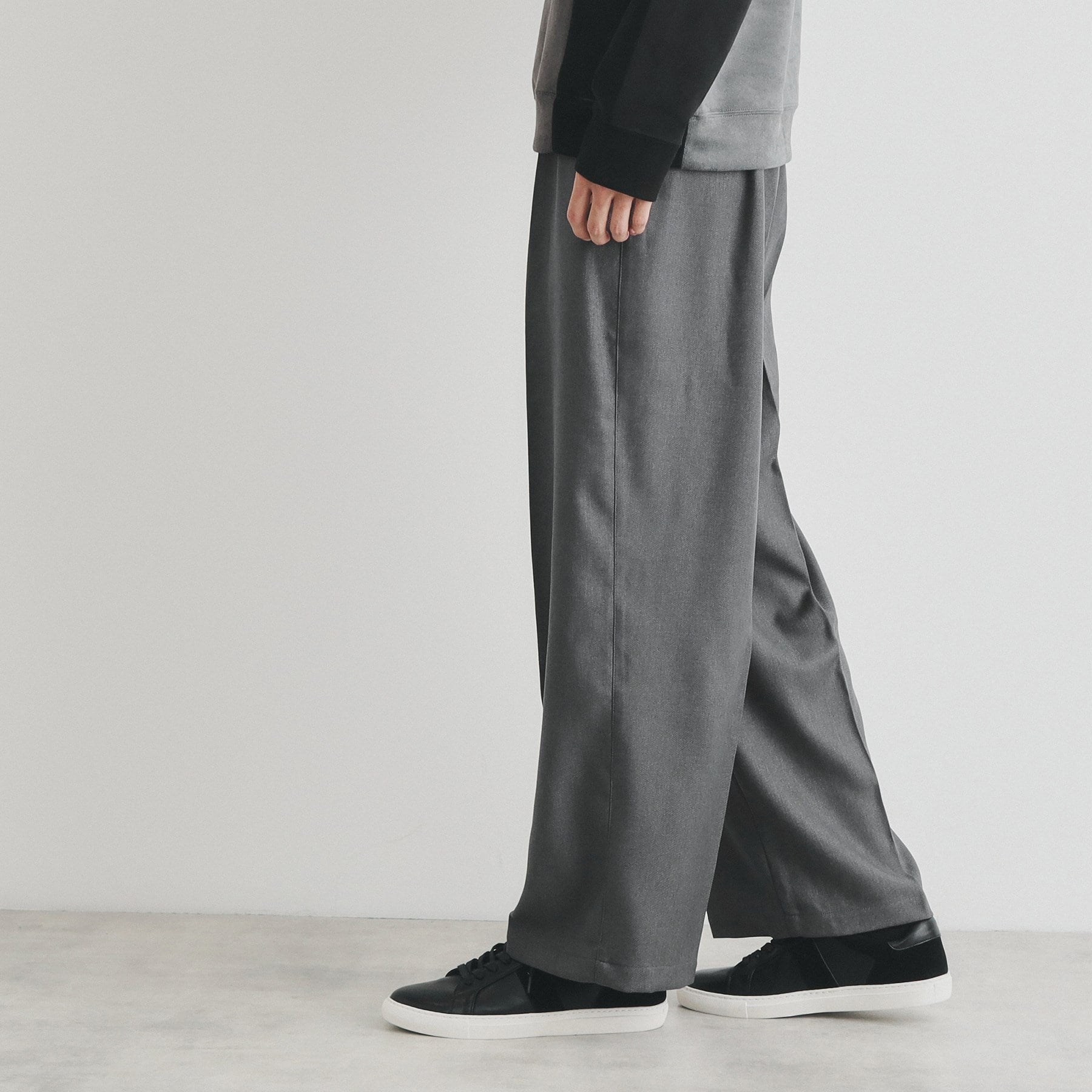 ザ ショップ ティーケー(メンズ) THE SHOP TK(Men) ツータックワイドストレートスラックス ツイル/デニム (チャコールグレー(014)) チャコールグレー(014)