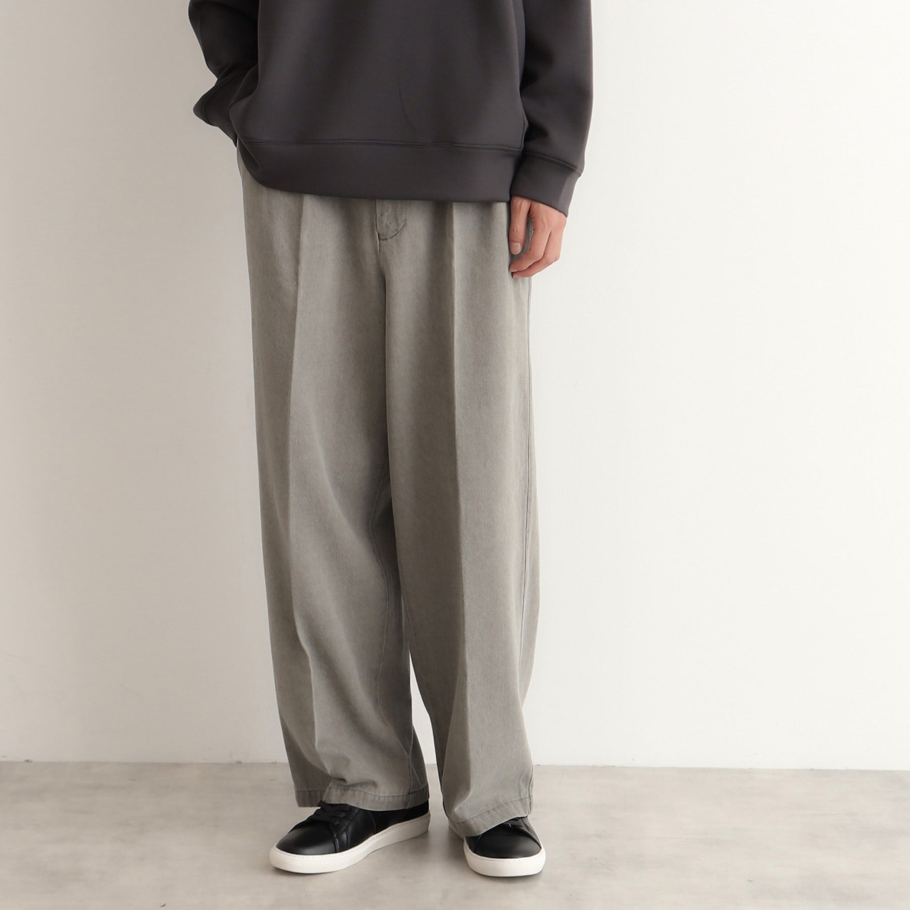 ザ ショップ ティーケー(メンズ) THE SHOP TK(Men) ツータックワイドストレートスラックス ツイル/デニム (チャコールグレー(014)) チャコールグレー(014)