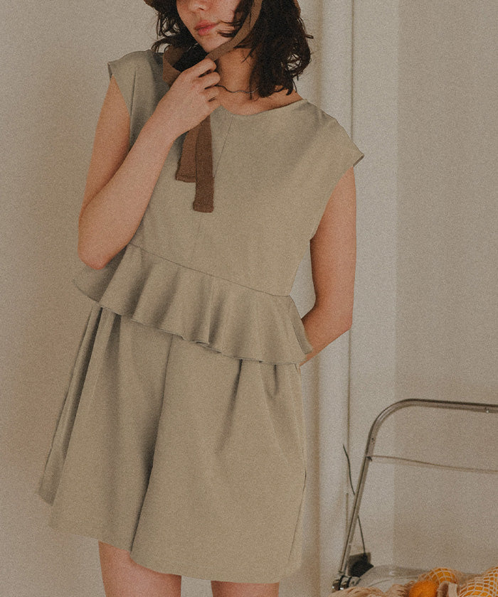 ティティベイト titivate ペプラムフレアデザインオールインワン/ワンピース水着 【返品不可商品】 (バニラ) バニラ