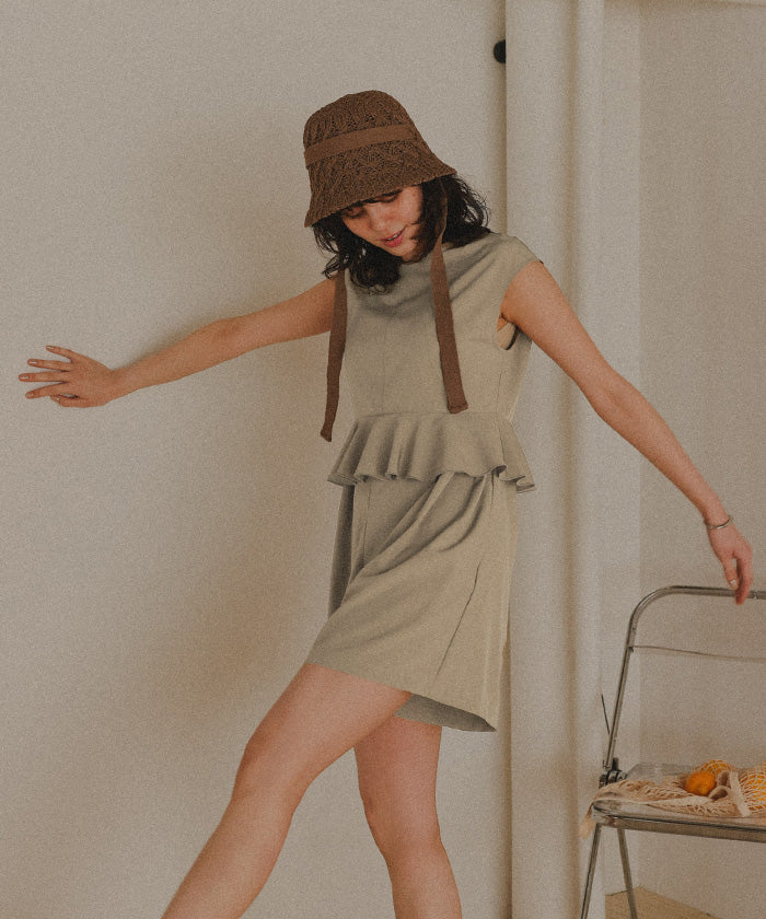 ティティベイト titivate ペプラムフレアデザインオールインワン/ワンピース水着 【返品不可商品】 (バニラ) バニラ