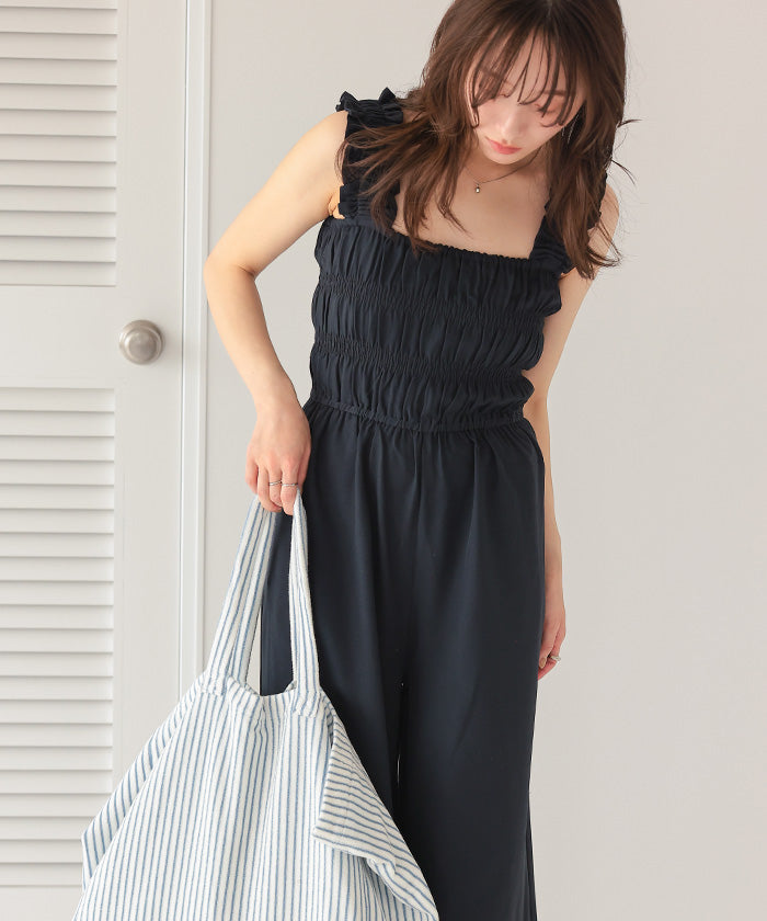 ティティベイト titivate 楽ちんきれいショルダーフリルシャーリングオールインワン (ネイビー) ネイビー