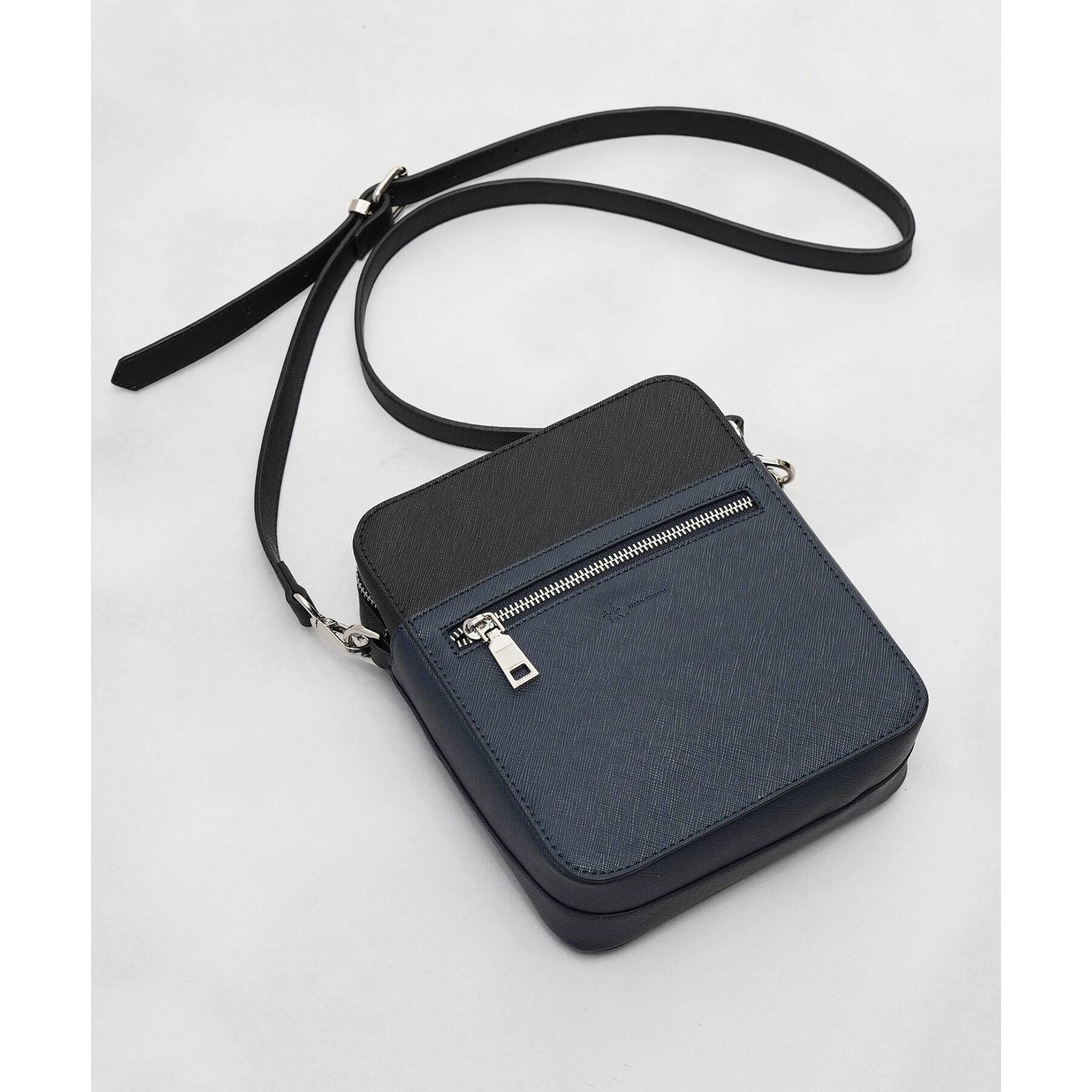 ティーケー タケオ キクチ tk.TAKEO KIKUCHI バイカラースクエアショルダーバッグ (ブラック(519)) ブラック(519)