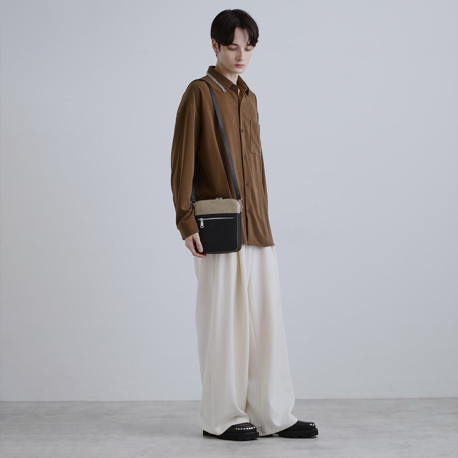 ティーケー タケオ キクチ tk.TAKEO KIKUCHI バイカラースクエアショルダーバッグ (ブラック(519)) ブラック(519)