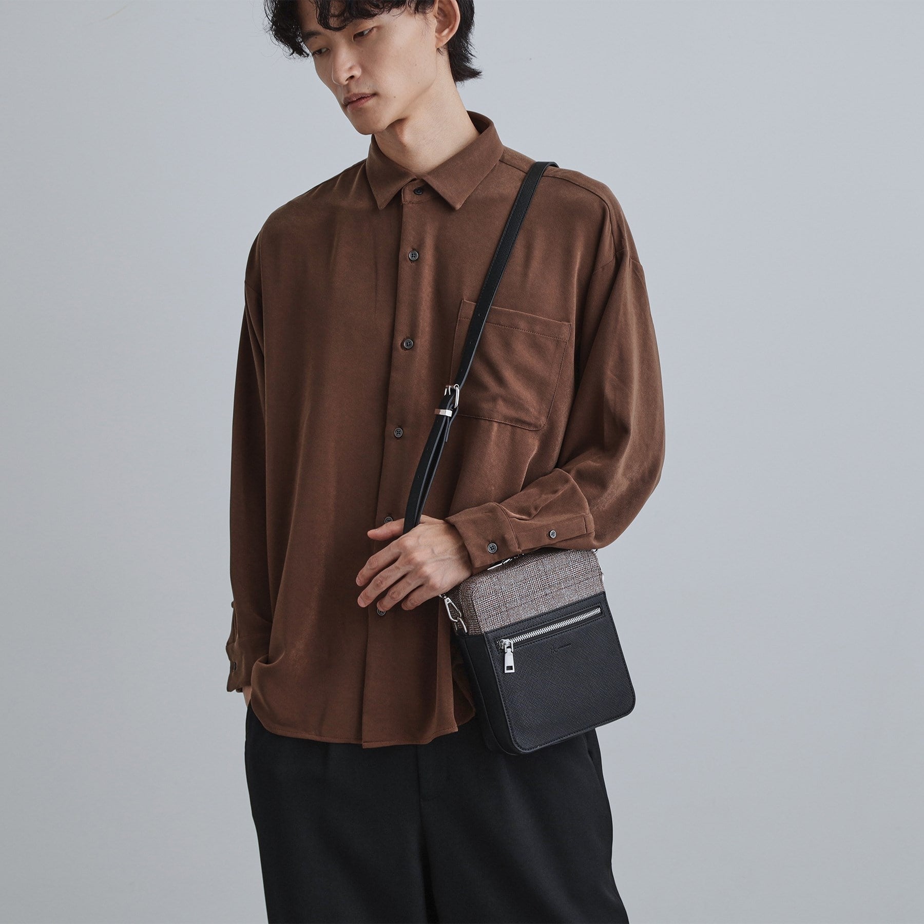 ティーケー タケオ キクチ tk.TAKEO KIKUCHI バイカラースクエアショルダーバッグ (ブラック(519)) ブラック(519)