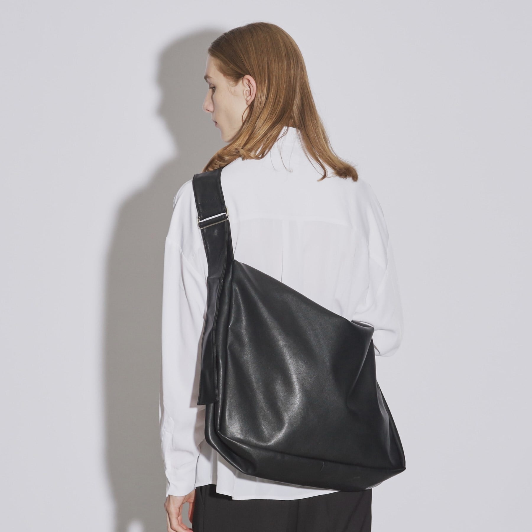 ティーケー タケオ キクチ tk.TAKEO KIKUCHI ルーズビッグショルダーバッグ/たすき掛け/ビッグ/A3サイズ収納可能 (ブラウン(944)) ブラウン(944)