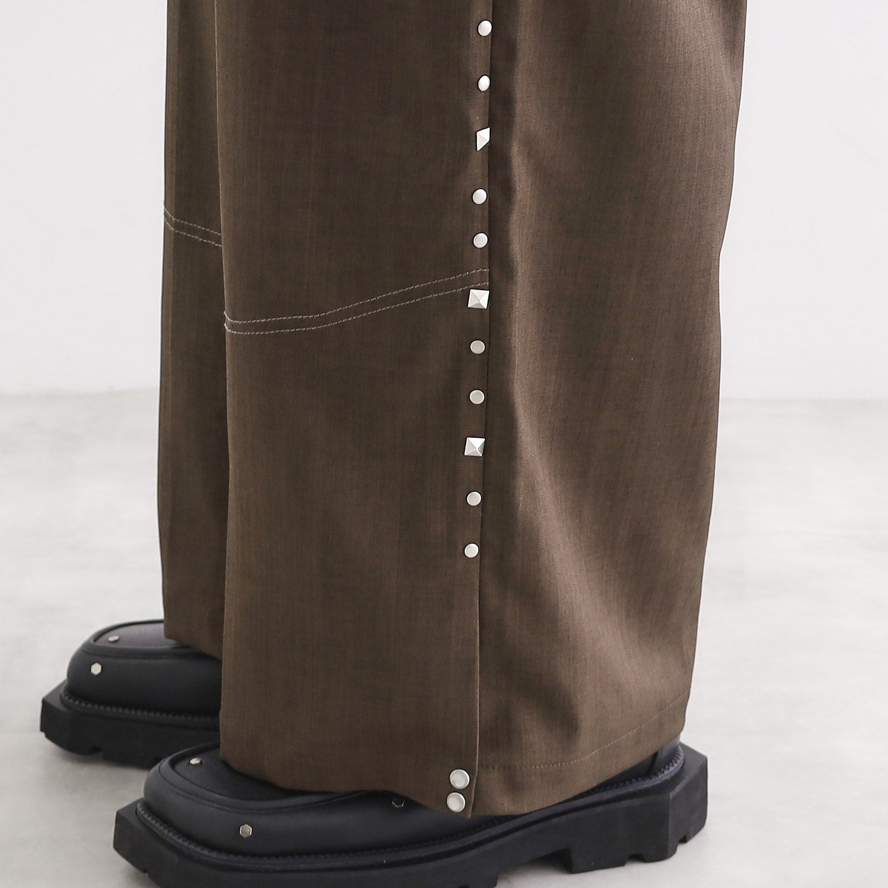 ティーケー タケオ キクチ tk.TAKEO KIKUCHI スタッズスラックス (ブラック(019)) ブラック(019)