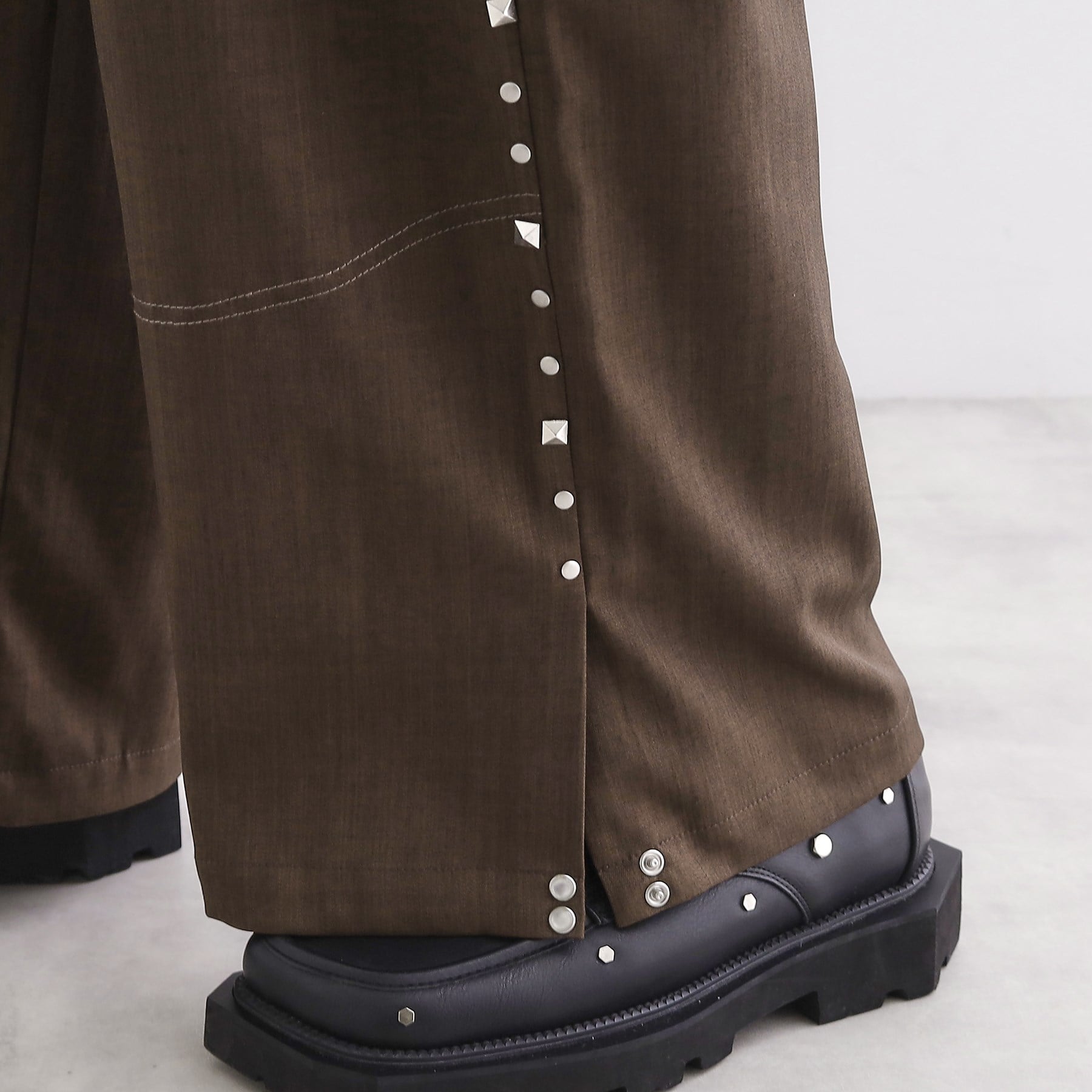 ティーケー タケオ キクチ tk.TAKEO KIKUCHI スタッズスラックス (ブラック(019)) ブラック(019)