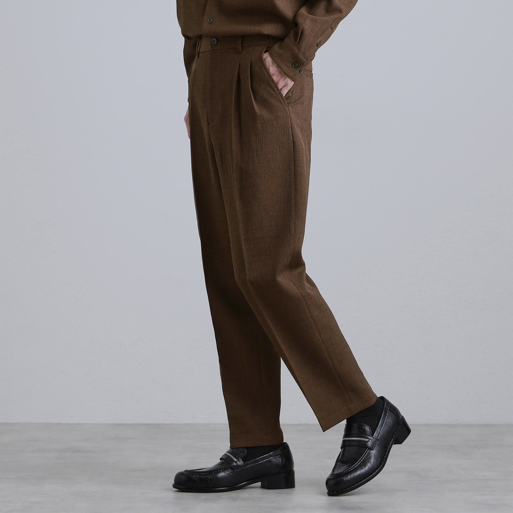 ティーケー タケオ キクチ tk.TAKEO KIKUCHI 【セットアップ対応】テッククレープルーズテーパードパンツ (ブラウン(044)) ブラウン(044)