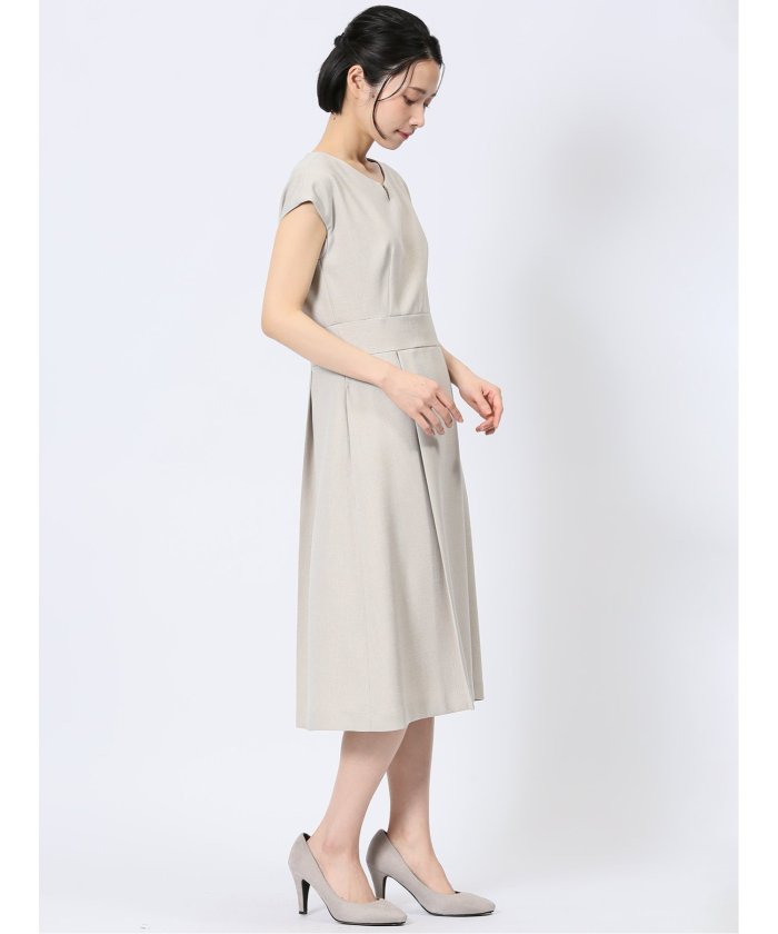 ストレッチウォッシャブル シャーク タックワンピース ベージュ(セットアップ可能) (ベージュ) ベージュ