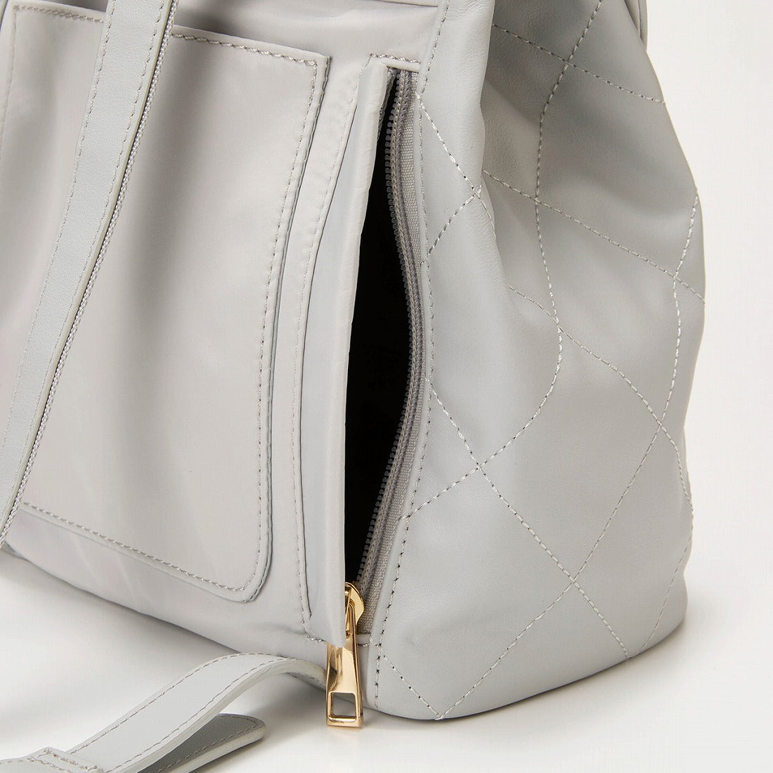 TOPKAPI TOPKAPI Soft Leather Quilted Mini Backpack with Chain