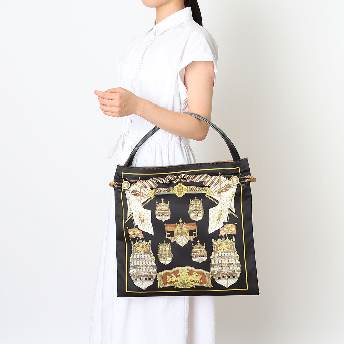 トプカピ TOPKAPI 【TREASURE TOPKAPI】マイルドサテン スカーフ柄 トートバッグ (チョコレート) チョコレート