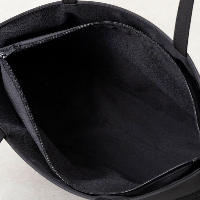 トウキョウソワール 東京ソワール 上品な切り替えの舟形トートバッグ (ブラック) ブラック