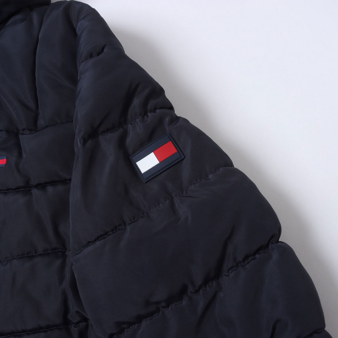 トミー ヒルフィガー TOMMY HILFIGER QUILTED POLYTWILL PUFFER JACKET WITH SHERPALINED HOODY アウター (ブラック) ブラック