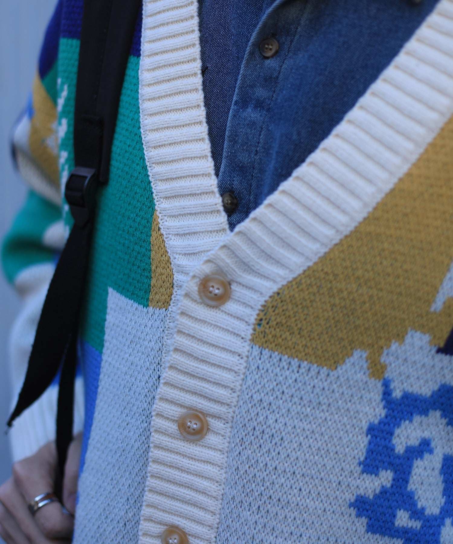 フック HOOK 【HOOK】ーoriginalー レトロ調アニマル・配色パッチワークニットカーディガン (アイボリー) アイボリー