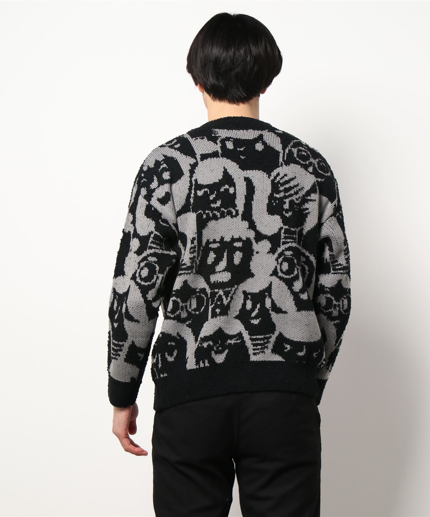 フック HOOK 【HOOK】いろんな顔総柄ニット風スウェット (ブラック) ブラック