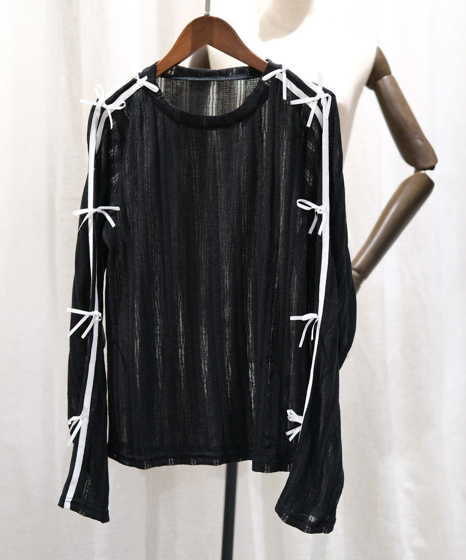 HOOK 【HOOK】for girls Sleeve Ribbon Line Sheer Cut and Sew Top