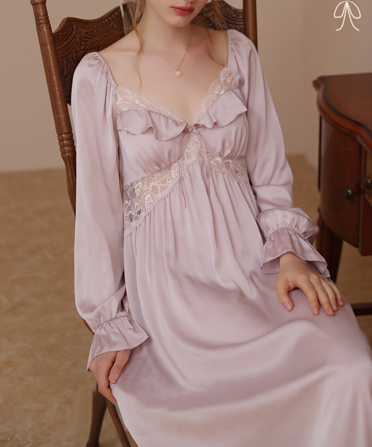 Jasmine Grandiflorum 【Jasmine】 Silk-like Frill × Lace Long Sleeve Long Dress Loungewear