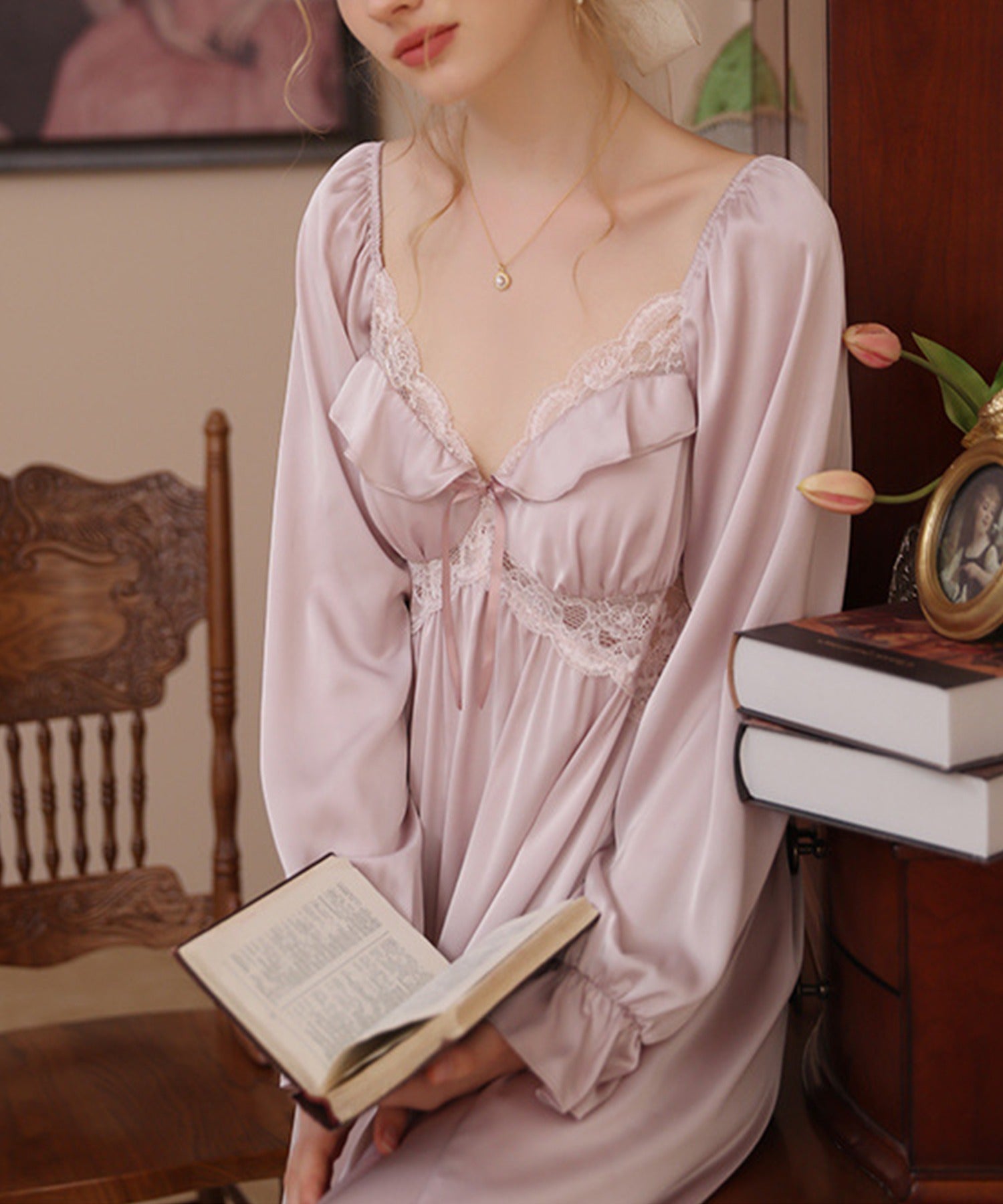 Jasmine Grandiflorum 【Jasmine】 Silk-like Frill × Lace Long Sleeve Long Dress Loungewear