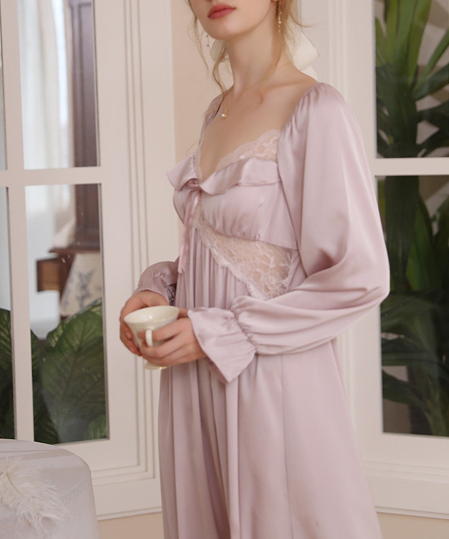 Jasmine Grandiflorum 【Jasmine】 Silk-like Frill × Lace Long Sleeve Long Dress Loungewear