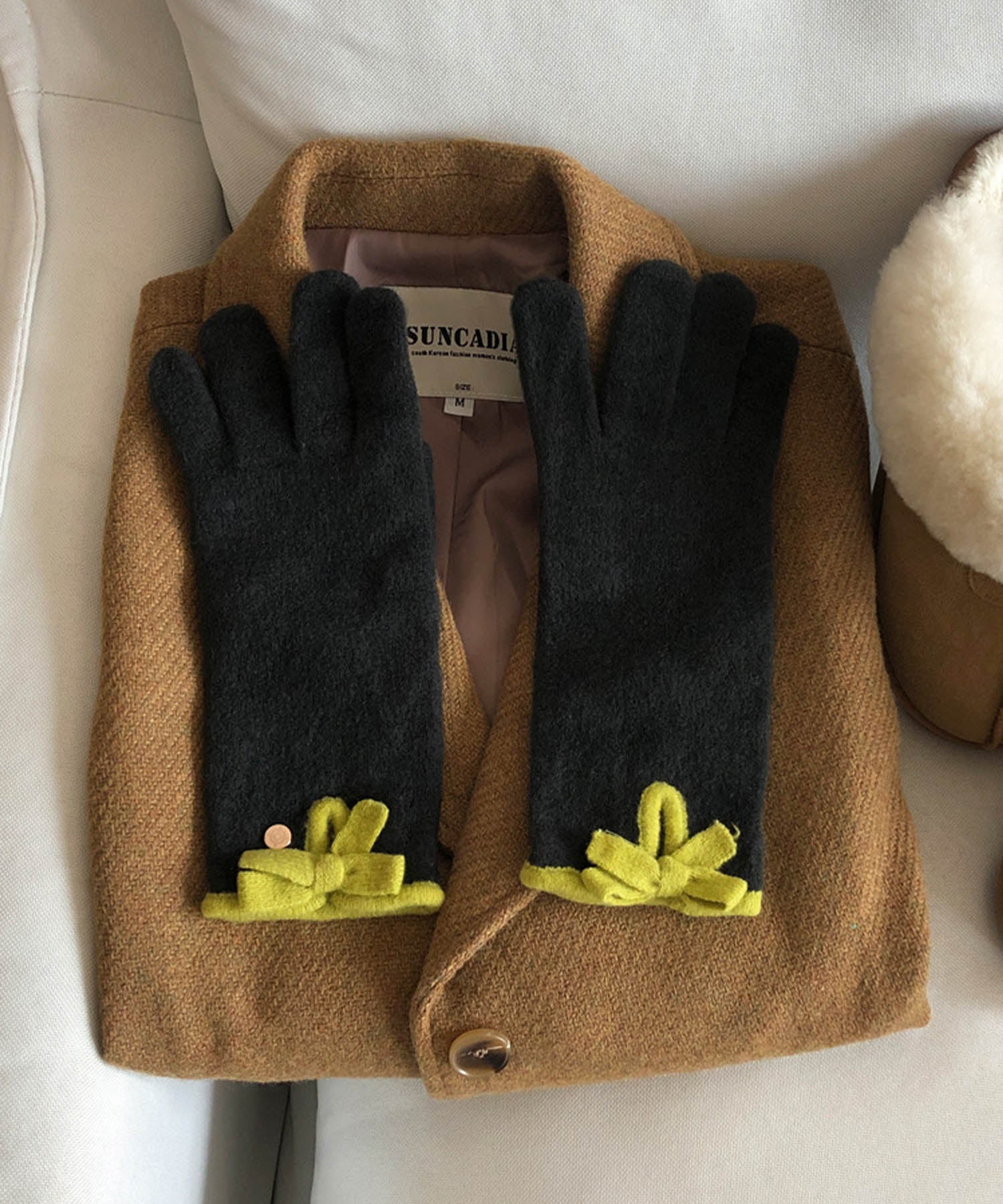 ジャスミングランディフローラム Jasmine Grandiflorum Jasmine/バイカラーリボンニット手袋 (ダークグレー) ダークグレー