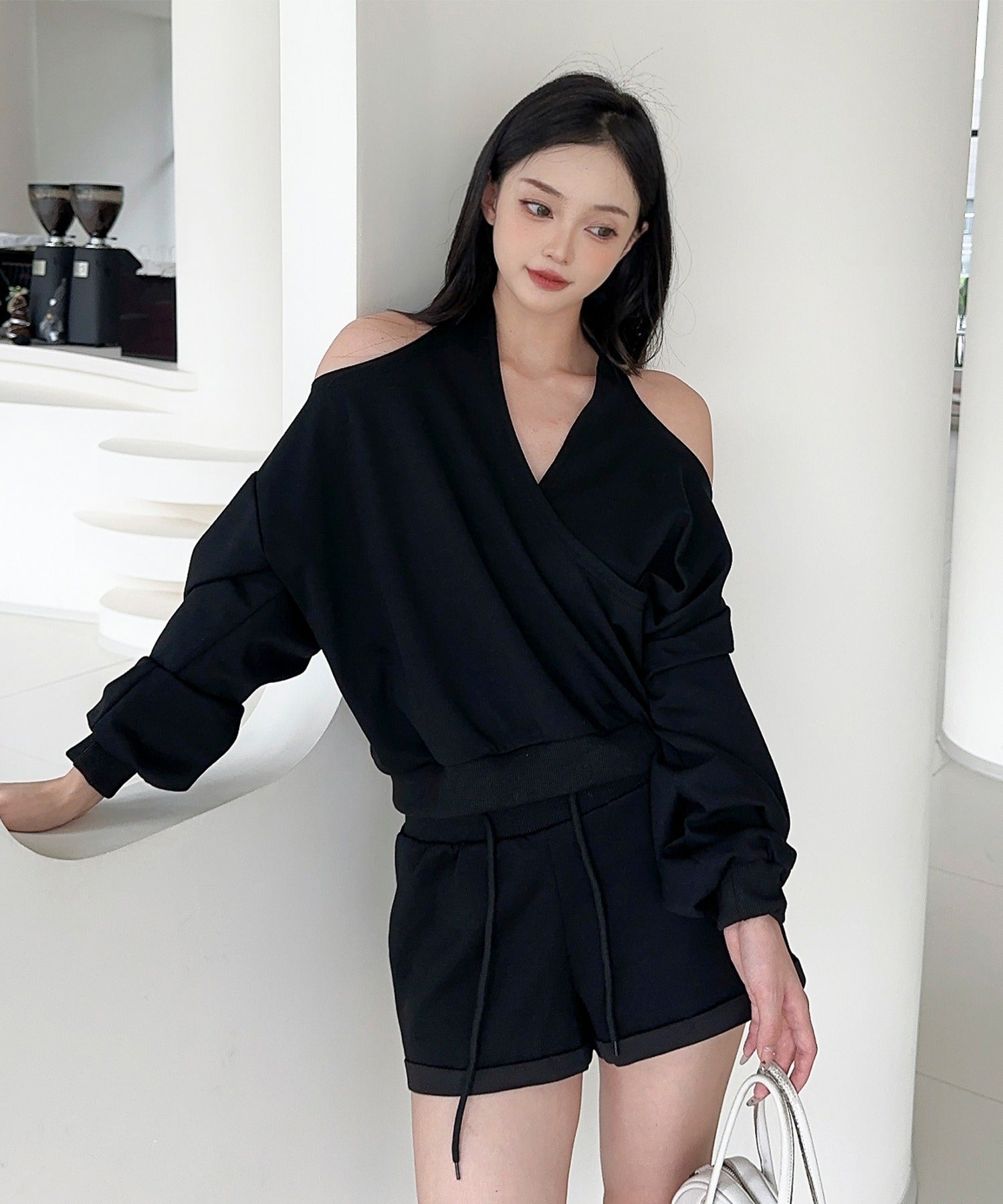 ジャスミングランディフローラム Jasmine Grandiflorum 【Jasmine】肩見せスウェット+スウェットショートパンツ (ブラック) ブラック