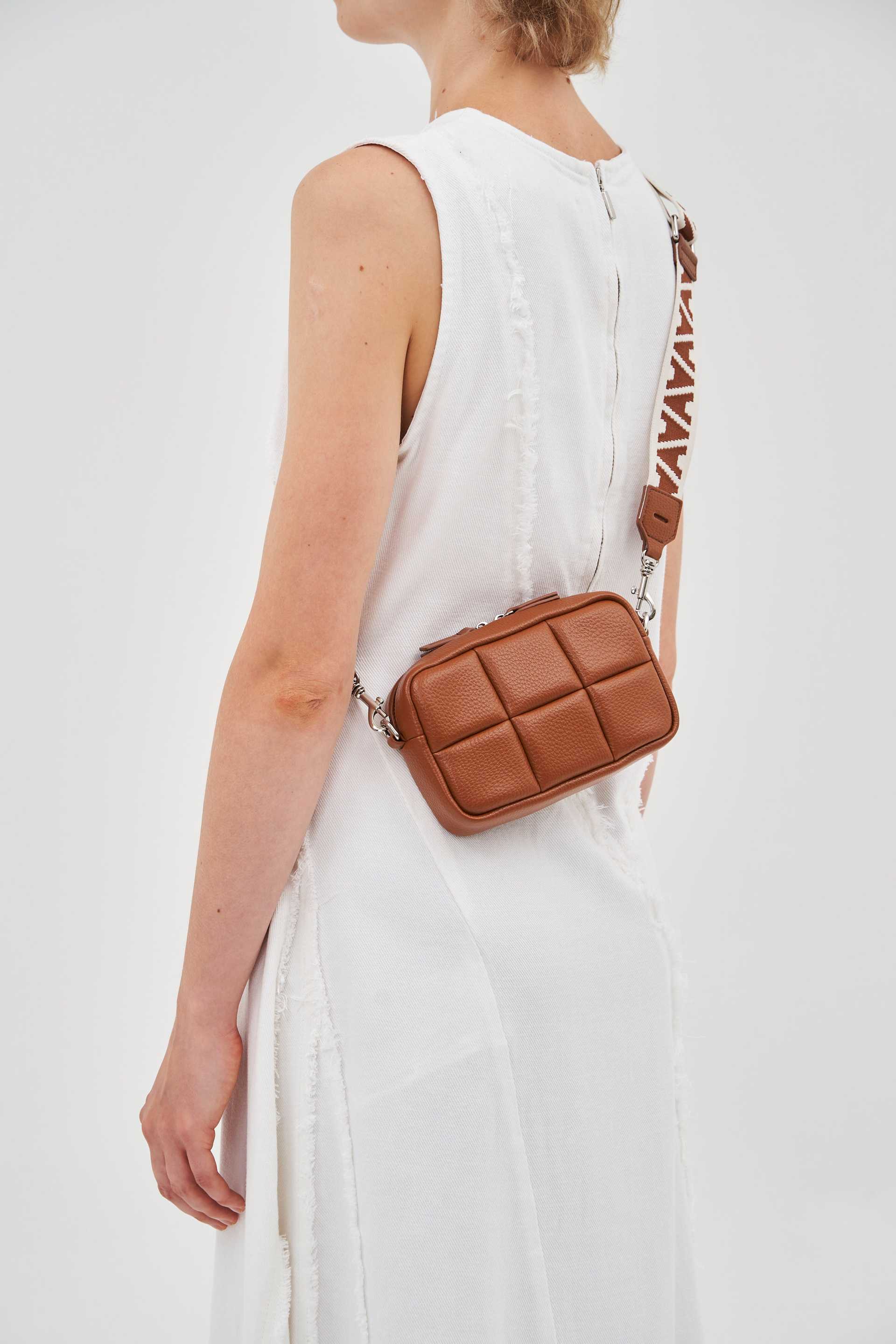 Ad Column ADD COLUMN PUFF - CROSSBODY EBS