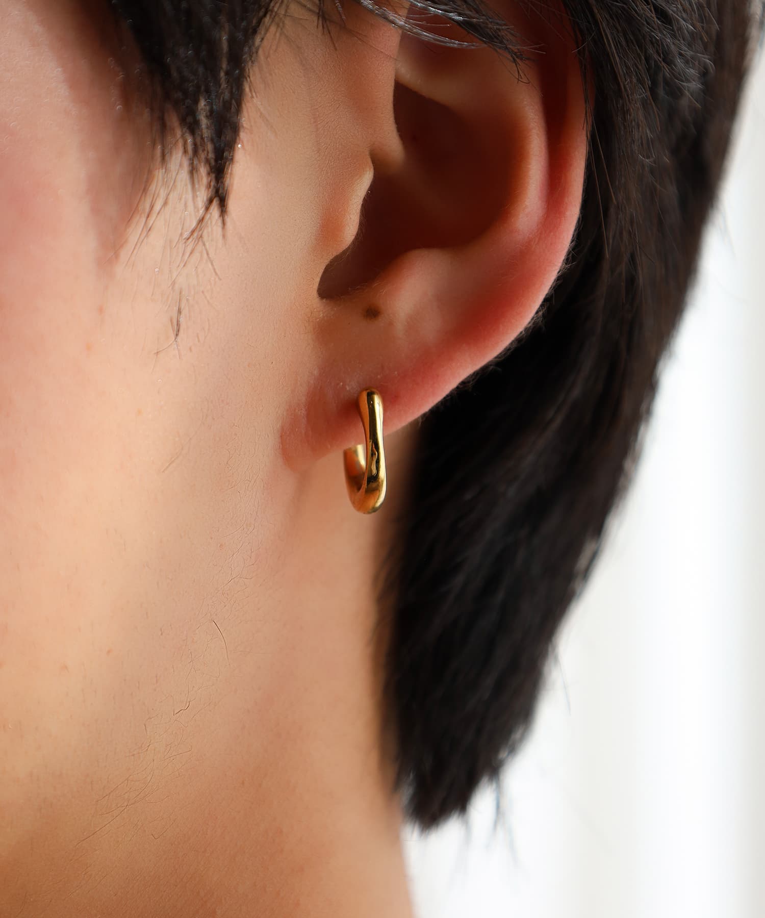 エルエイチエムイー LHME 【WEB限定】”Aqua”フープピアス/サージカルステンレス(金属アレルギー対応) (ゴールド) ゴールド