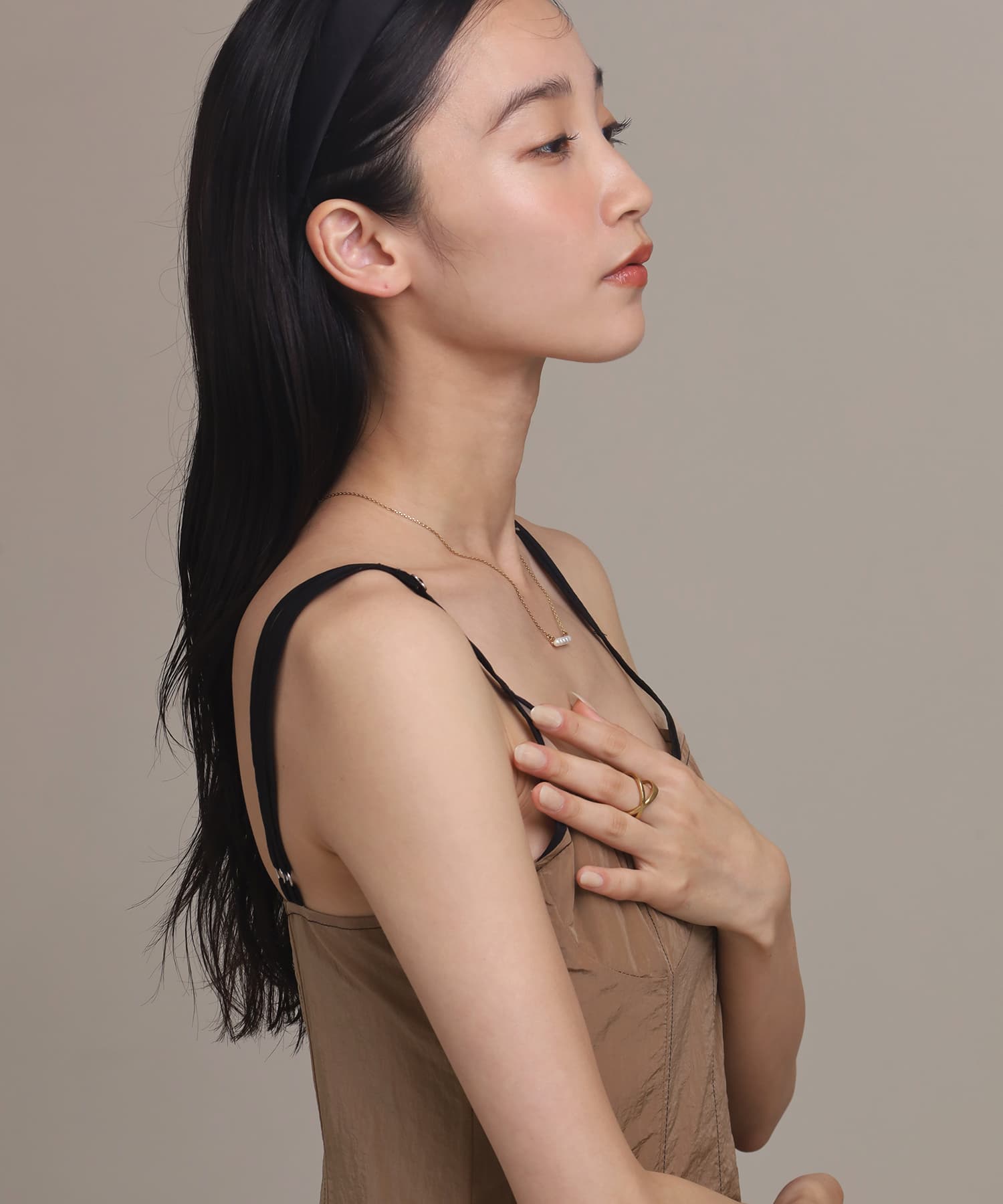 エルエイチエムイー LHME 【WEB限定】 “MELLOW”ラインパールネックレス/サージカルステンレス(金属アレルギー対応) (ゴールド) ゴールド