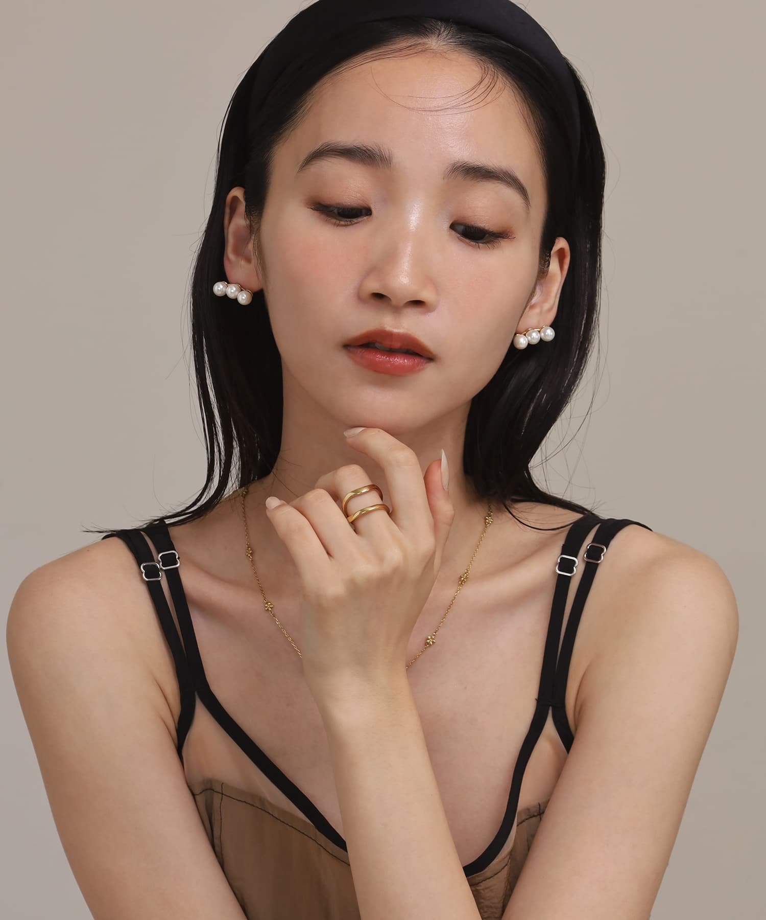 エルエイチエムイー LHME 【WEB限定】“MELLOW”ラインパールピアス/3粒/サージカルステンレス(金属アレルギー対応) (ゴールド) ゴールド