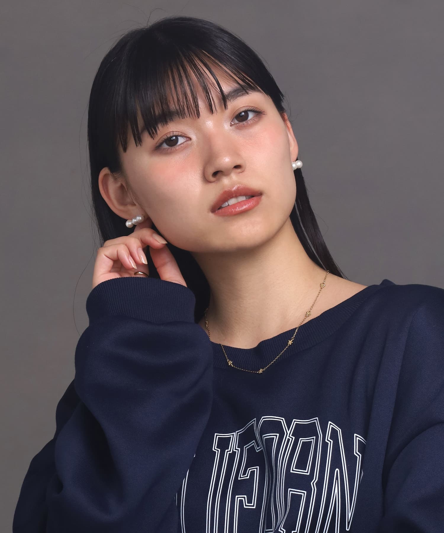 エルエイチエムイー LHME 【WEB限定】“MELLOW”ラインパールピアス/3粒/サージカルステンレス(金属アレルギー対応) (ゴールド) ゴールド