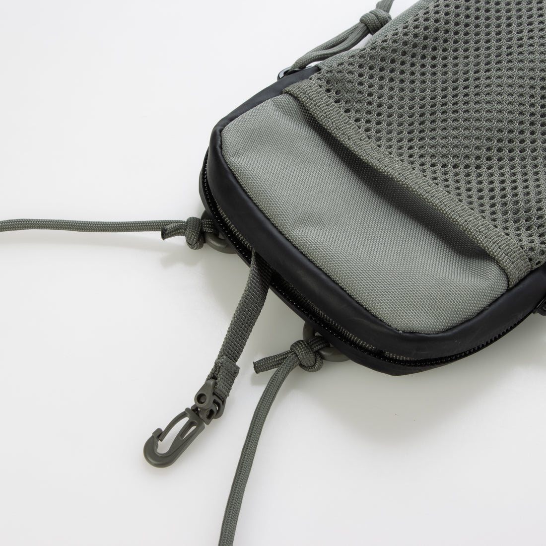 メゾンクラブ MAISON CLUB 【MAISON CLUB】GP0183 600D ネックポーチ YM-Mil. (ベージュ) ベージュ