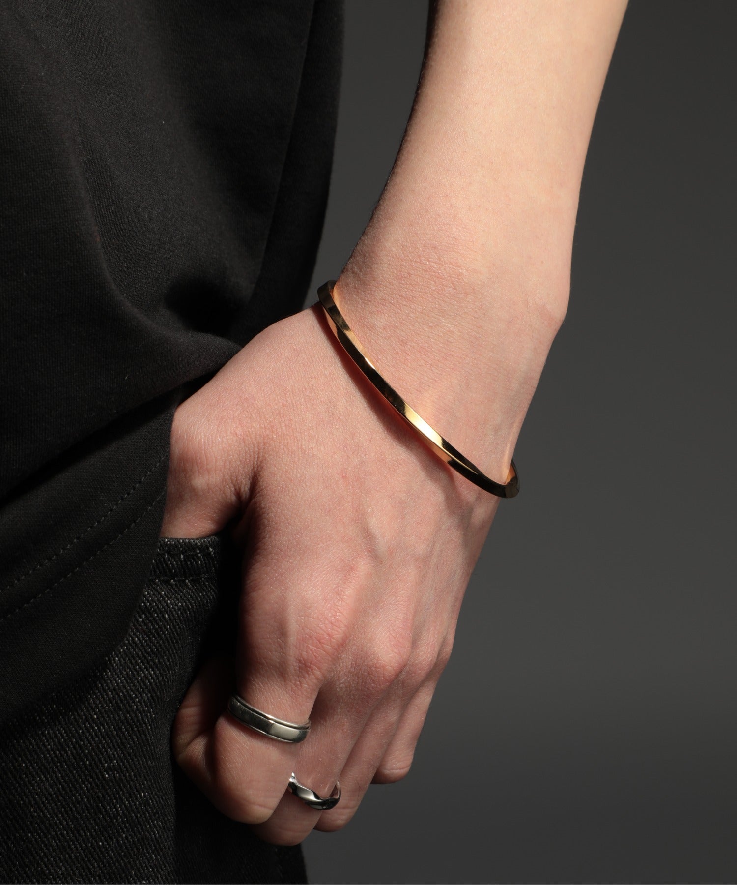 【SETUP7】メタル ツイストバングル アクセサリー シンプル メンズ 腕輪 KNF037 (ゴールド) ゴールド