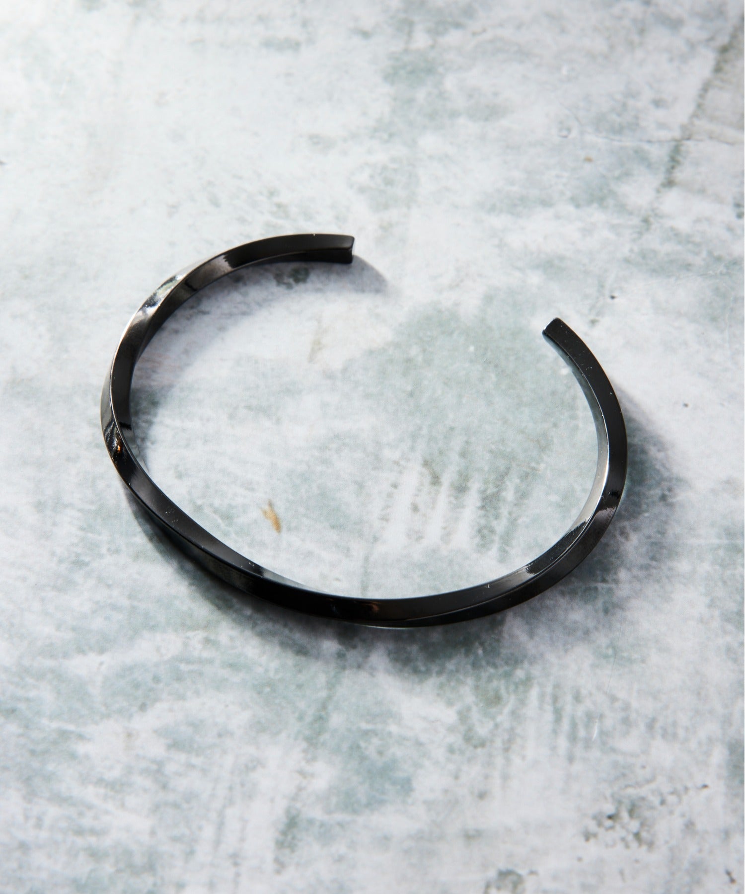 【SETUP7】メタル ツイストバングル アクセサリー シンプル メンズ 腕輪 KNF037 (ブラック) ブラック