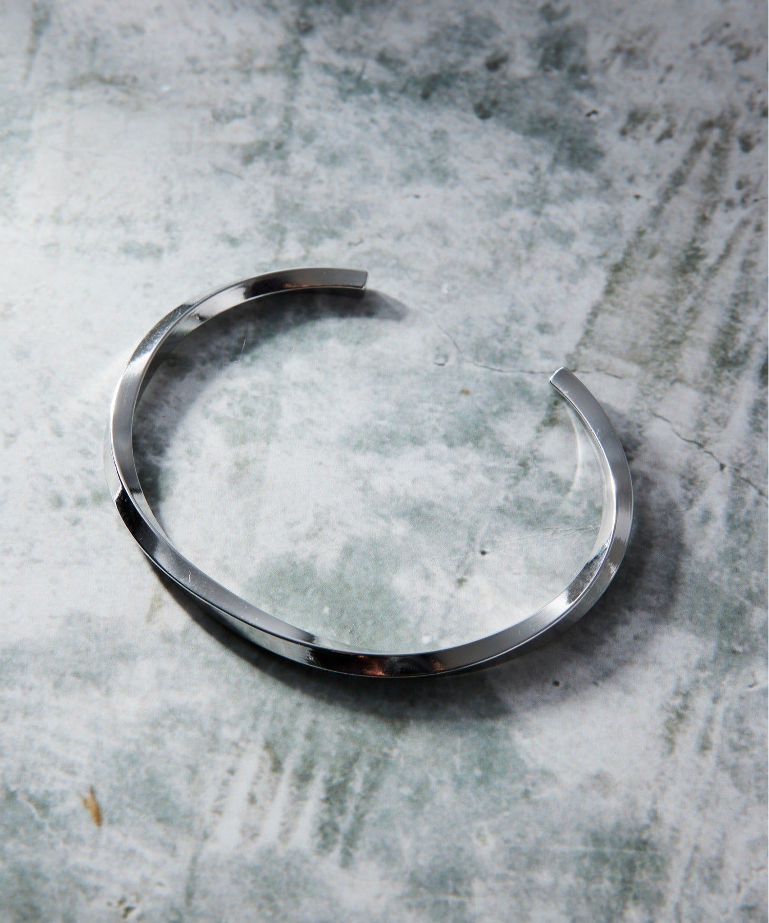 【SETUP7】メタル ツイストバングル アクセサリー シンプル メンズ 腕輪 KNF037 (シルバー) シルバー