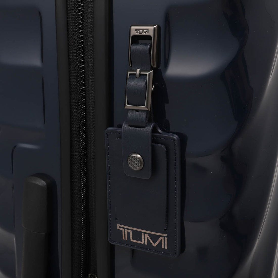TUMI Carry Case Nineteen Degree Short Trip Expandable 4-Wheel Packing Case 0228773NVY2/139685 1596 NAVY