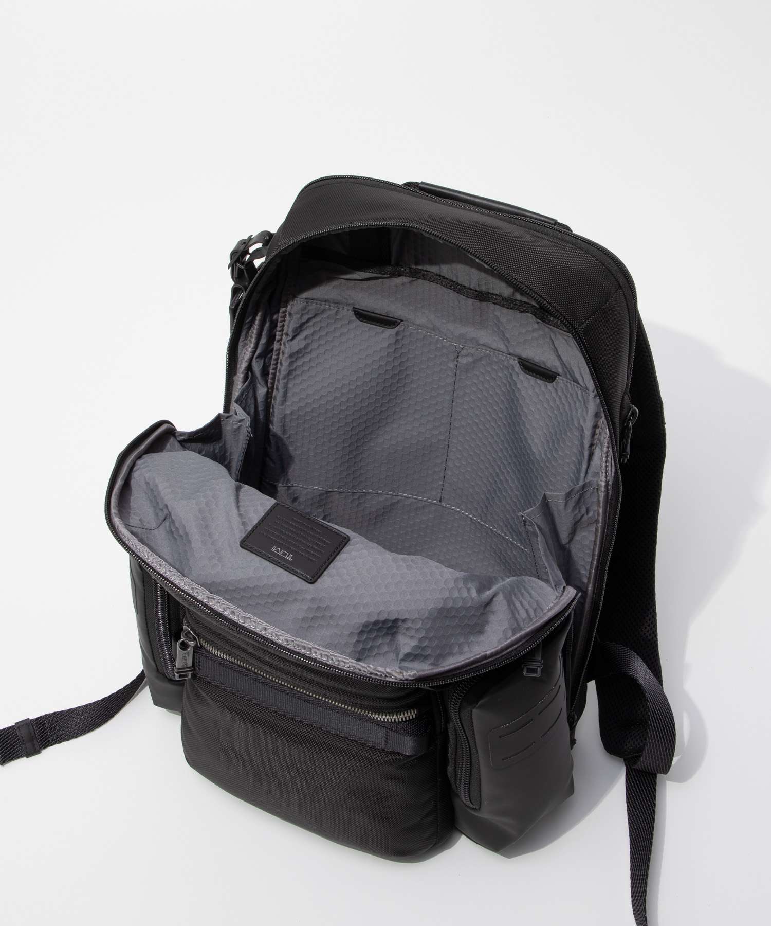 トゥミ TUMI トゥミ TUMI ALPHA BRAVO アルファ ブラボー Navigation Backpack ナヴィゲーション バックパック 0232793D 142479 1041 (ブラック) ブラック