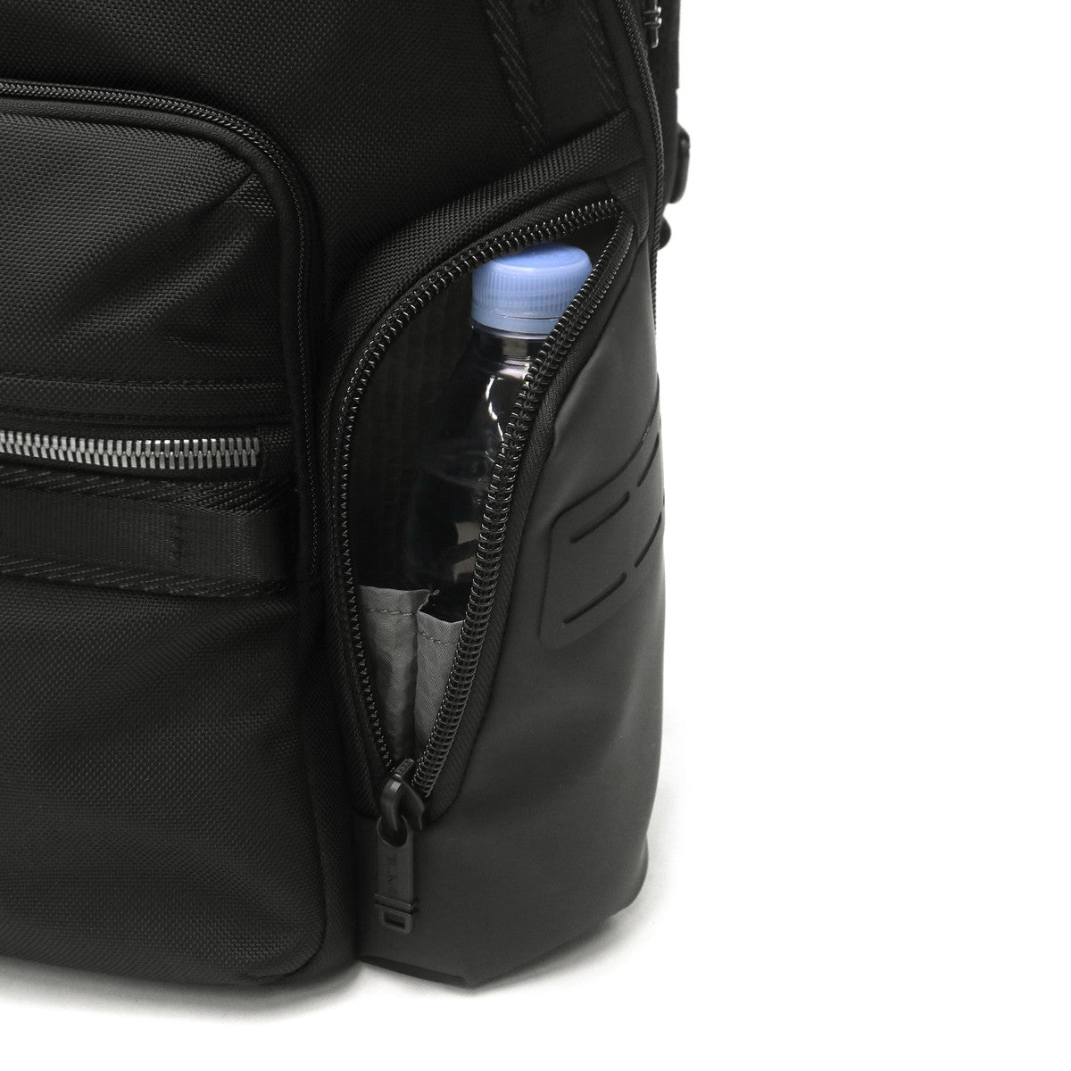 トゥミ TUMI 正規品5年保証 リュック メンズ 大容量 ブランド おしゃれ 通勤 ビジネス 拡張 A4 PC ノートPC 15inch Alpha Bravo 「ナヴィゲーション」バックパック 0232793 (Pavement) Pavement