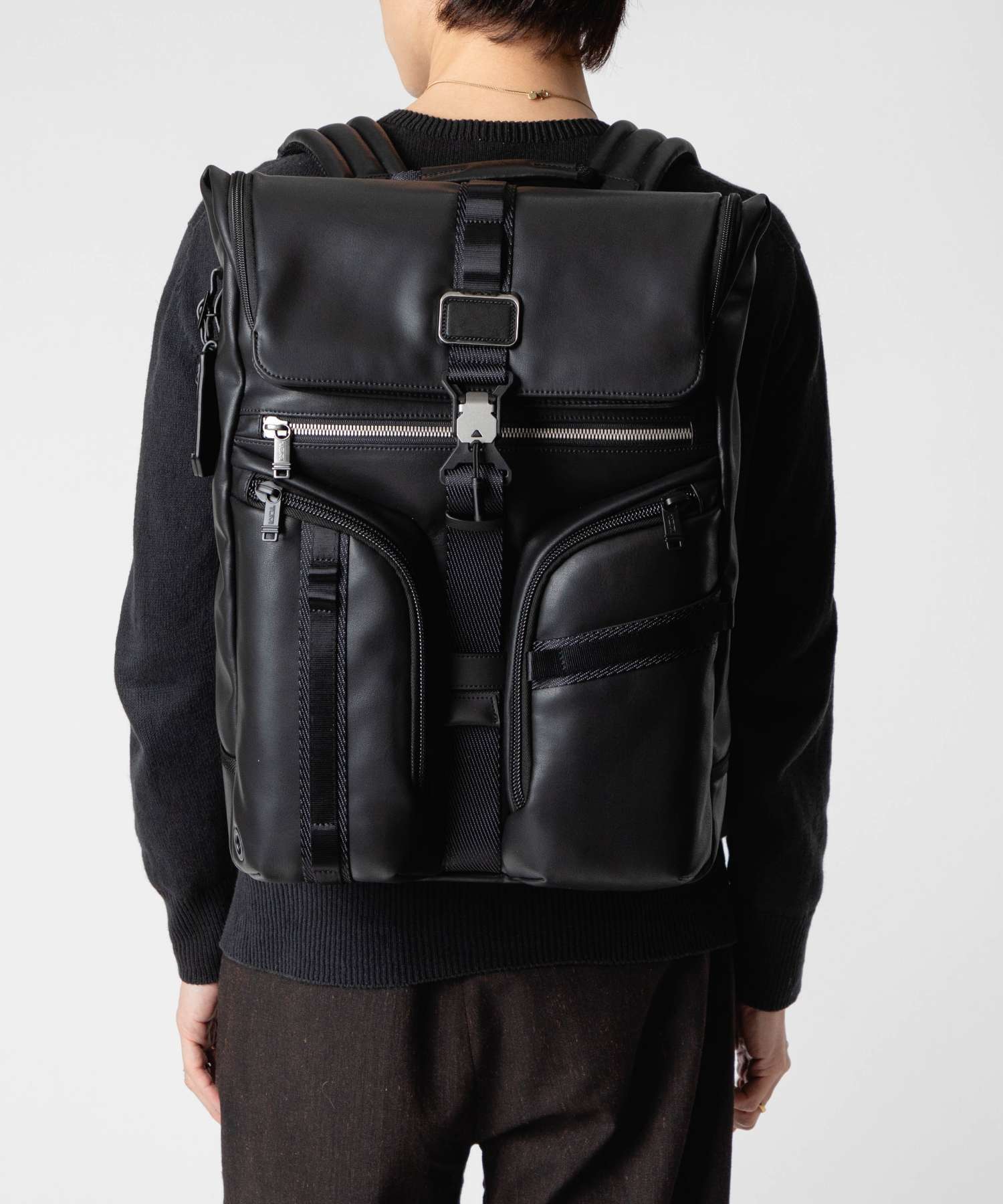 トゥミ TUMI トゥミ TUMI ALPHA BRAVO アルファブラボー SURVEILLANCE BACKPACK レザー サーヴェイランス フラップ バックパック 093 (BLACK/ブラック) BLACK/ブラック