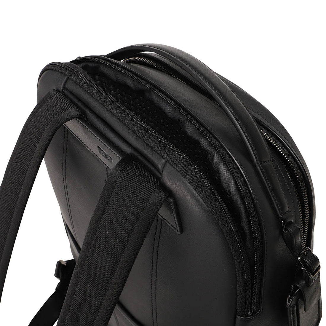 トゥミ TUMI リュックサック ハリソン ウォレン バックパック 06302023DBM/154129 A608 (ブラック ボンベ) ブラック ボンベ