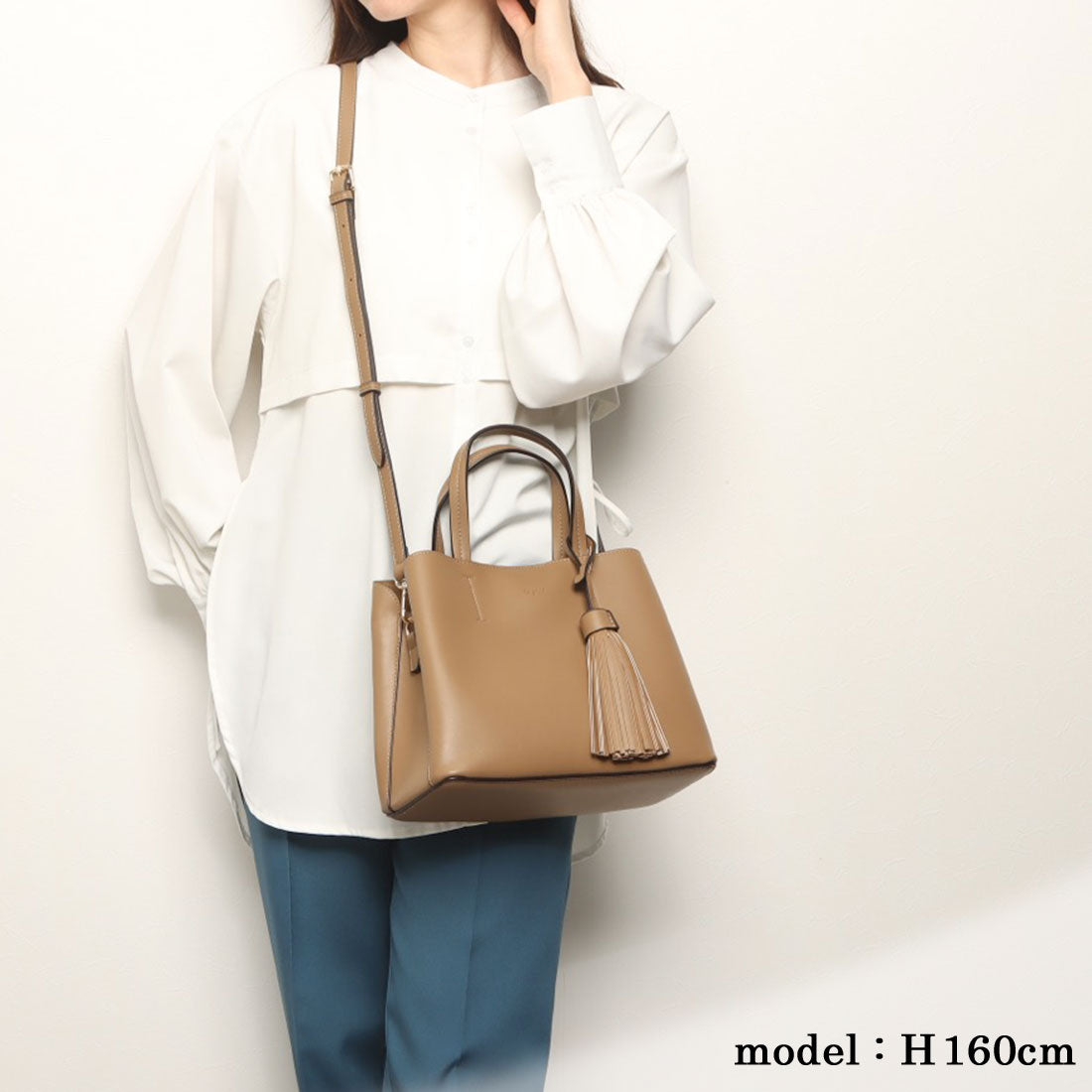 アングリッド Ungrid ビッグタッセル ハンドバッグ (IVO) IVO