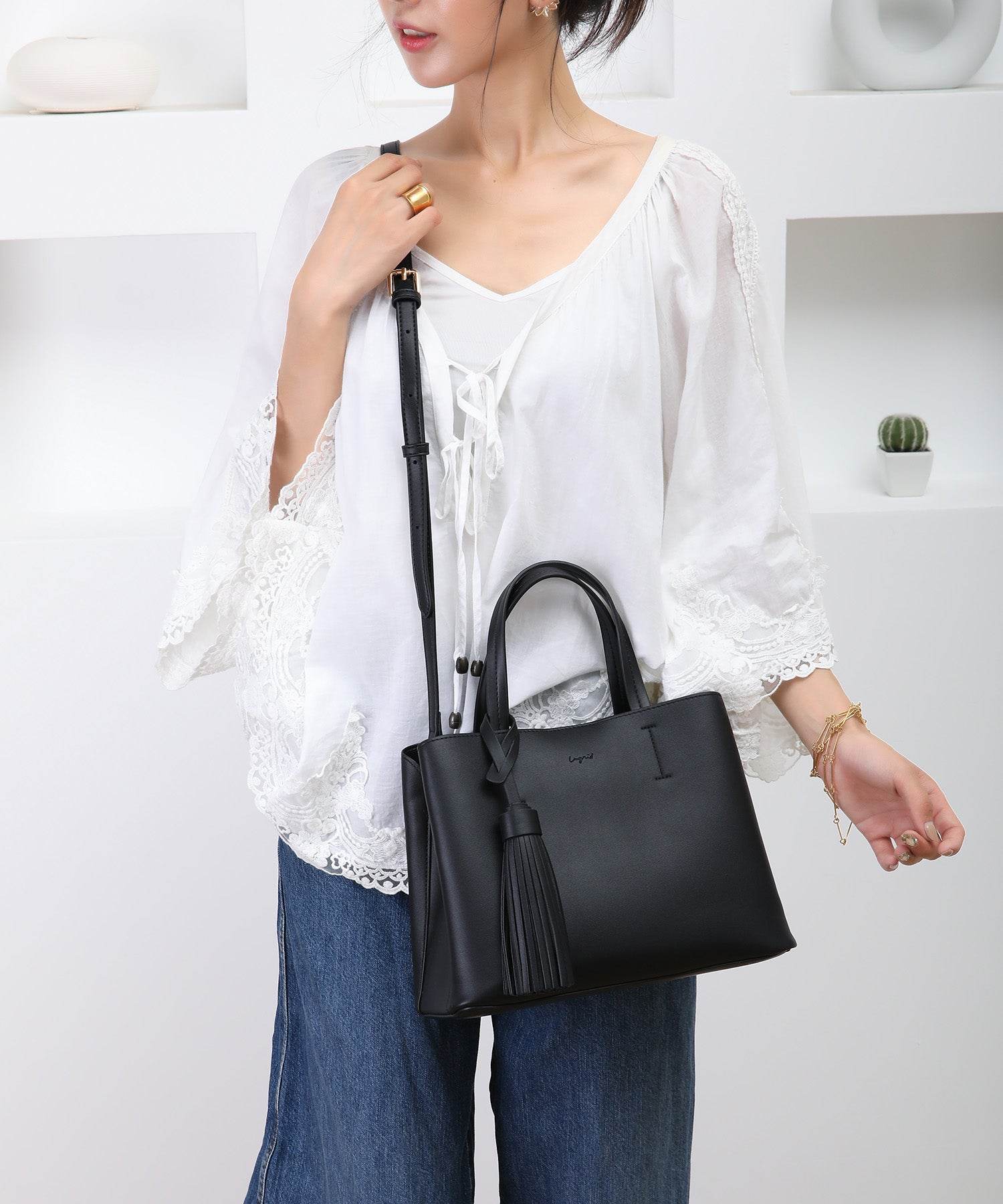 アングリッド Ungrid ビッグタッセル ハンドバッグ (BLK) BLK