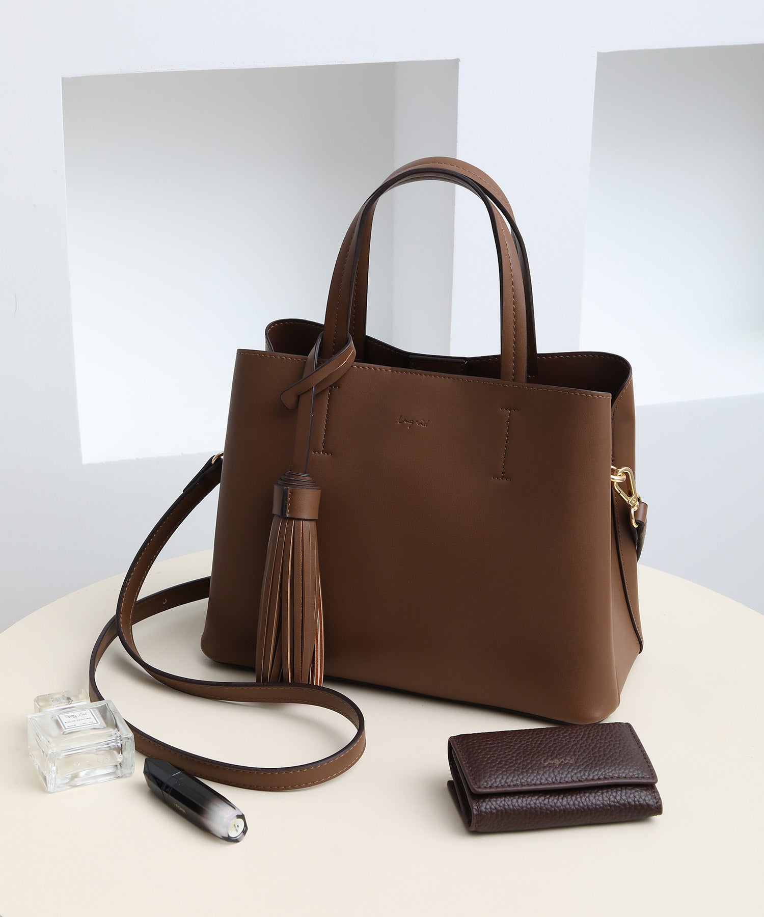 アングリッド Ungrid ビッグタッセル ハンドバッグ (OAK) OAK