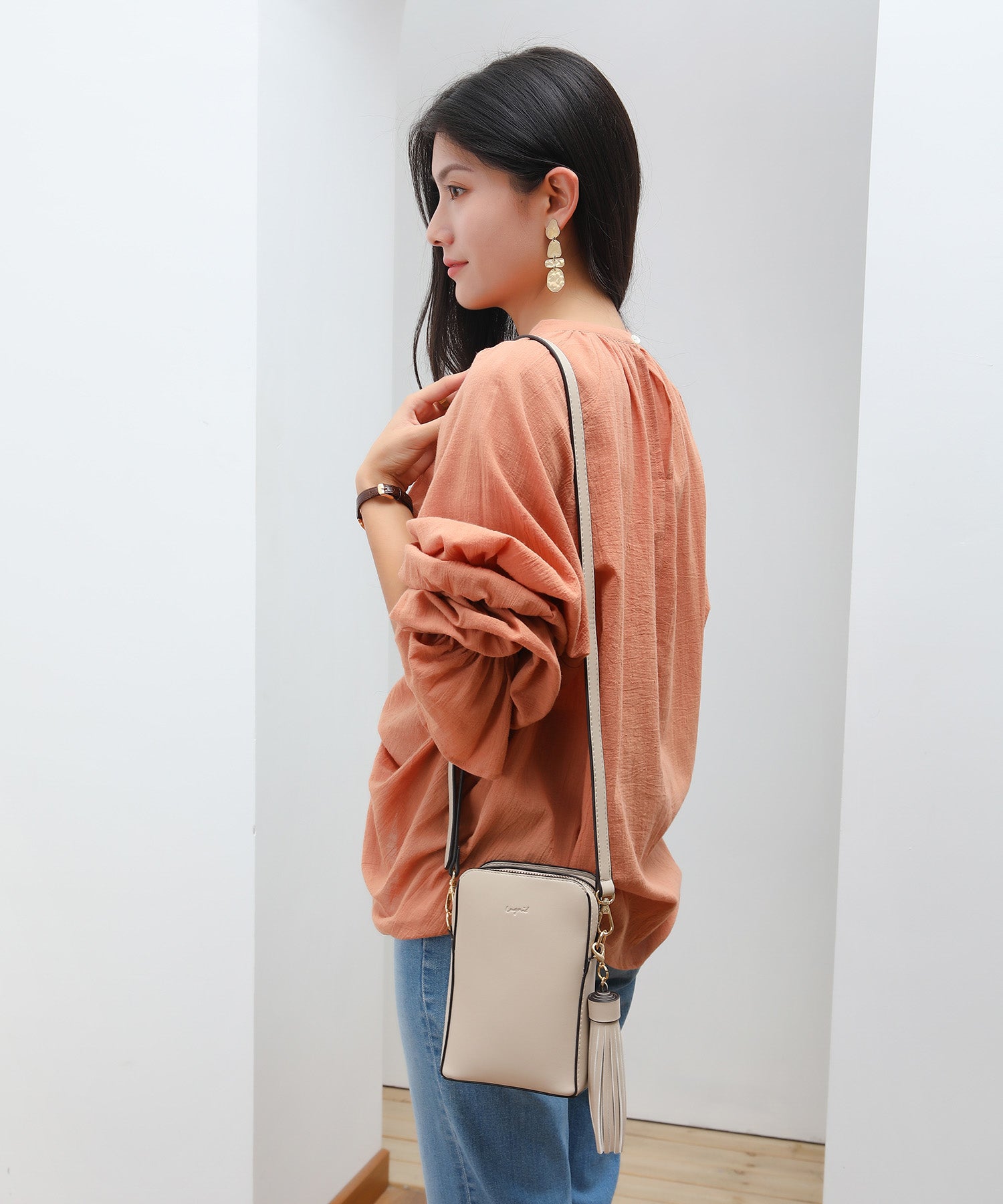 アングリッド Ungrid ビッグタッセル 縦長ミニポシェット (IVO) IVO