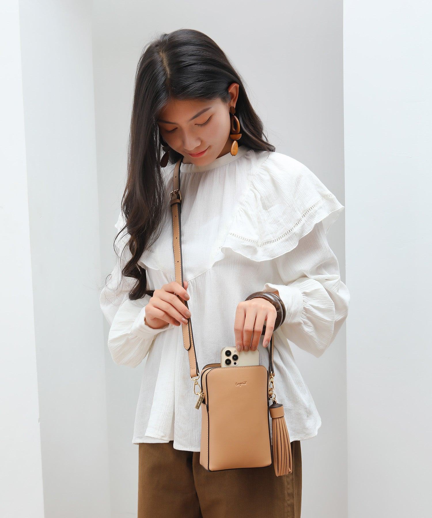 アングリッド Ungrid ビッグタッセル 縦長ミニポシェット (BEG) BEG