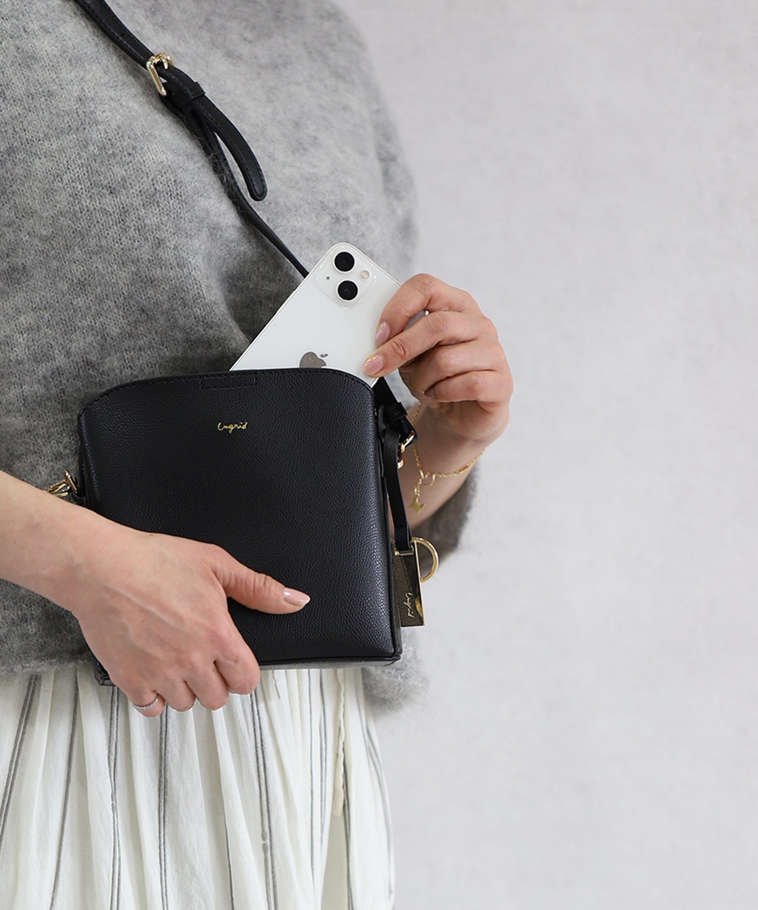 アングリッド Ungrid キーリングチャーム付 ミニショルダーバッグ (BLK) BLK