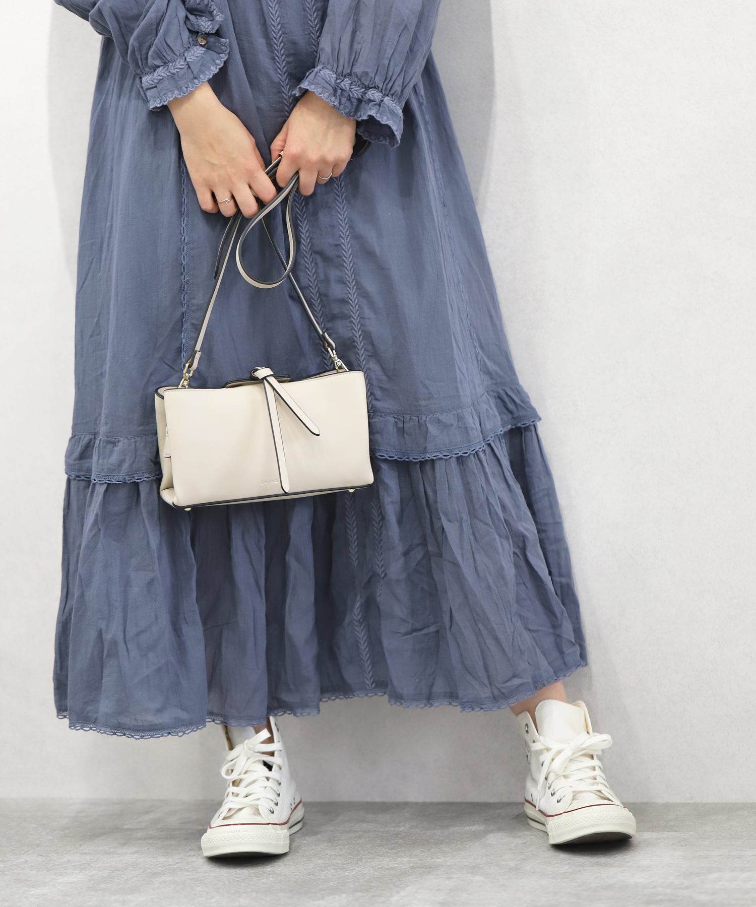 アングリッド Ungrid アンティークPUレザー 両アオリポケット スマホ&パスポート入れ ミニ ショルダーバッグ