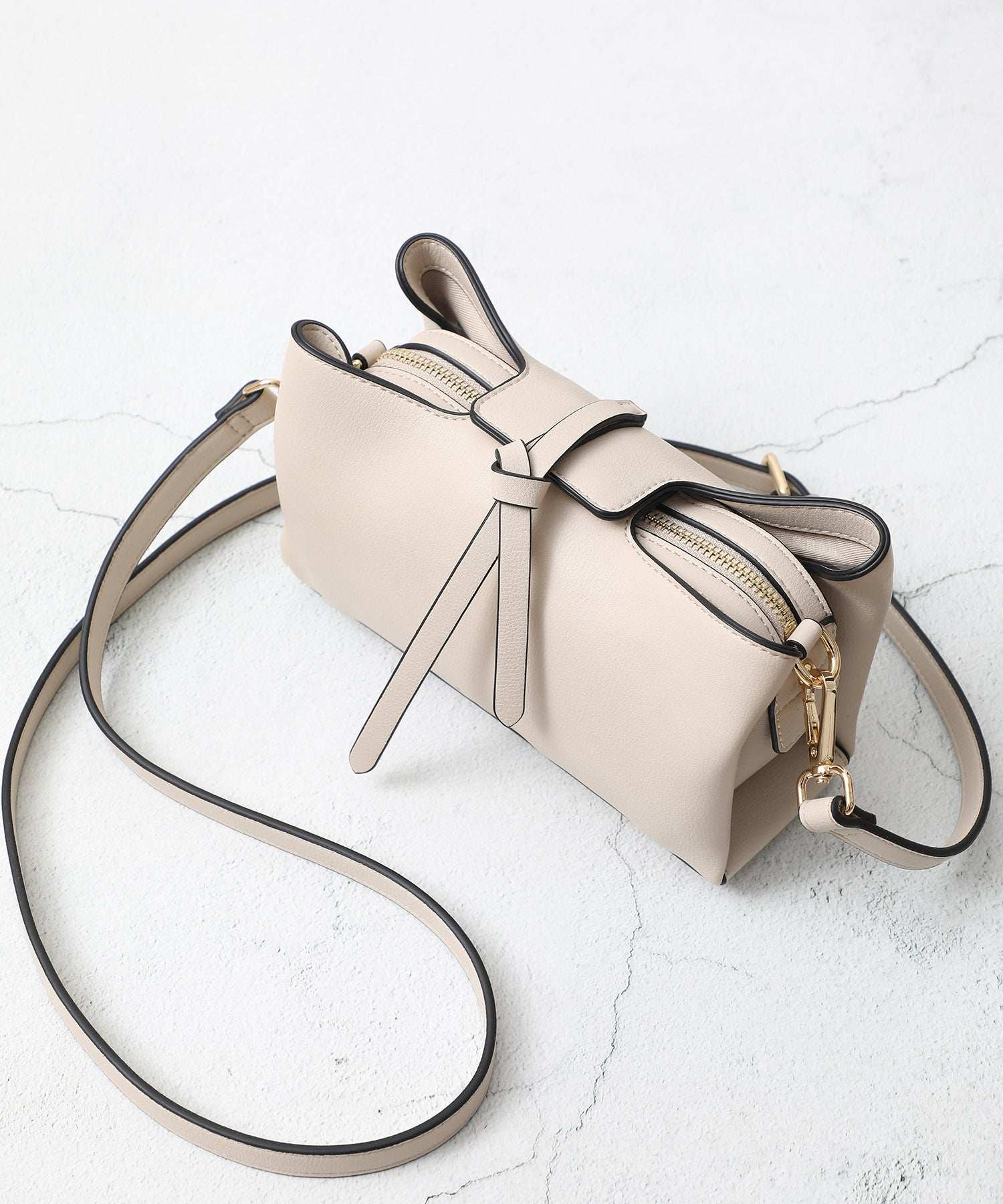 アングリッド Ungrid アンティークPUレザー 両アオリポケット スマホ&パスポート入れ ミニ ショルダーバッグ