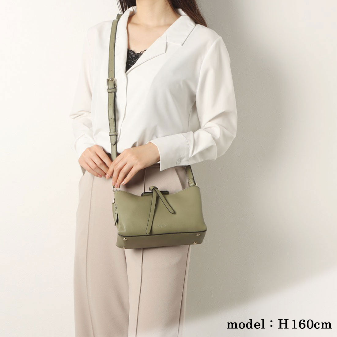 アングリッド Ungrid アンティークPUレザー 両アオリポケット スマホ&パスポート入れ ミニ ショルダーバッグ