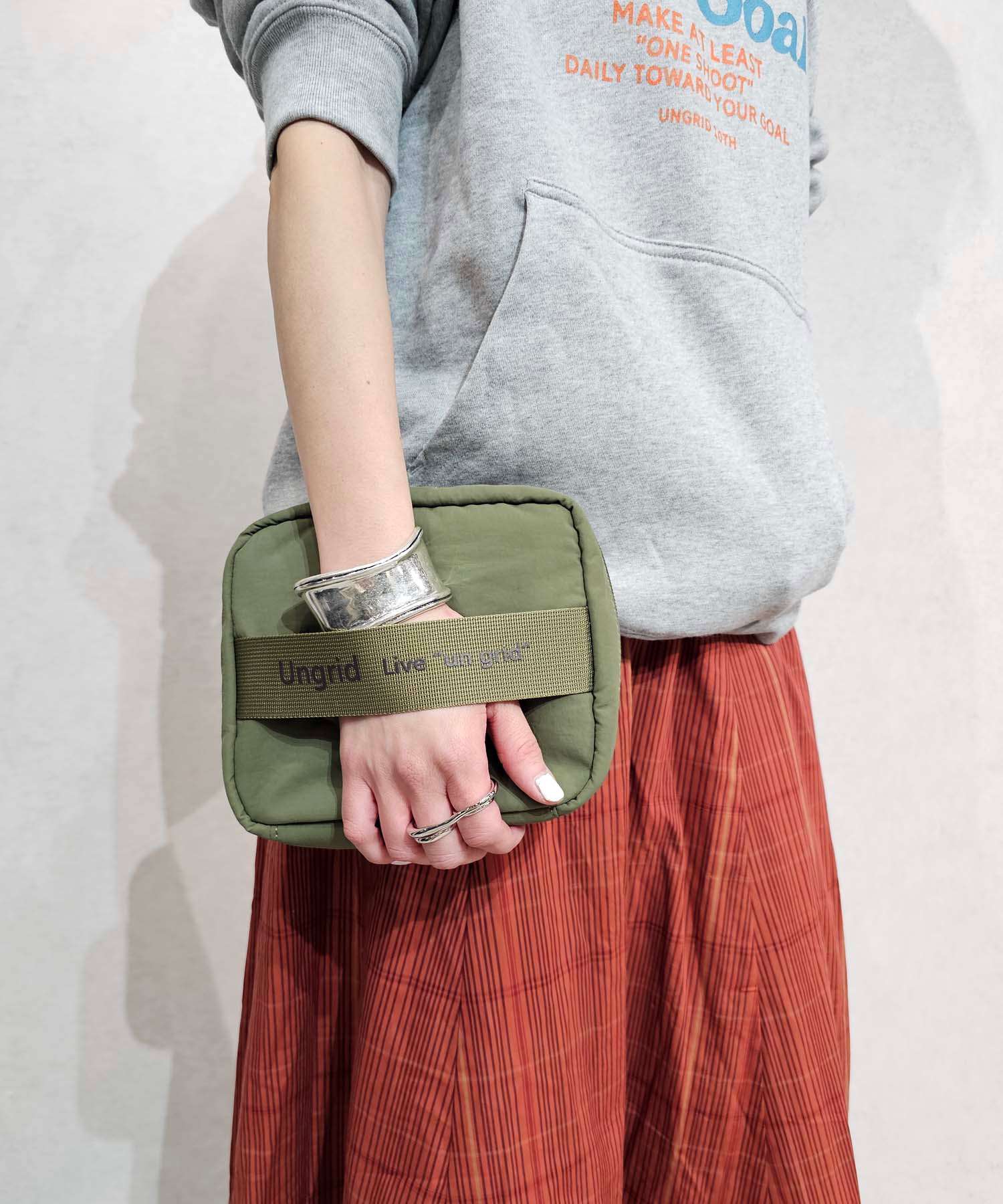 Ungrid Water-repellent soft nylon logo tape multi-functional makeup pouch